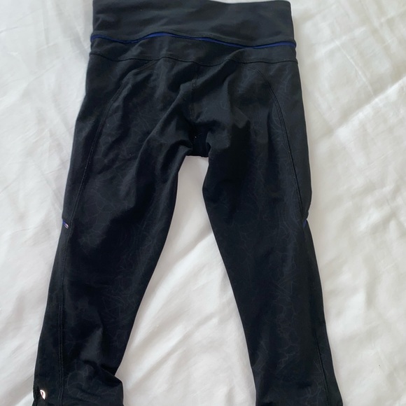 LULULEMON black cropped leggings - Picture 2 of 3